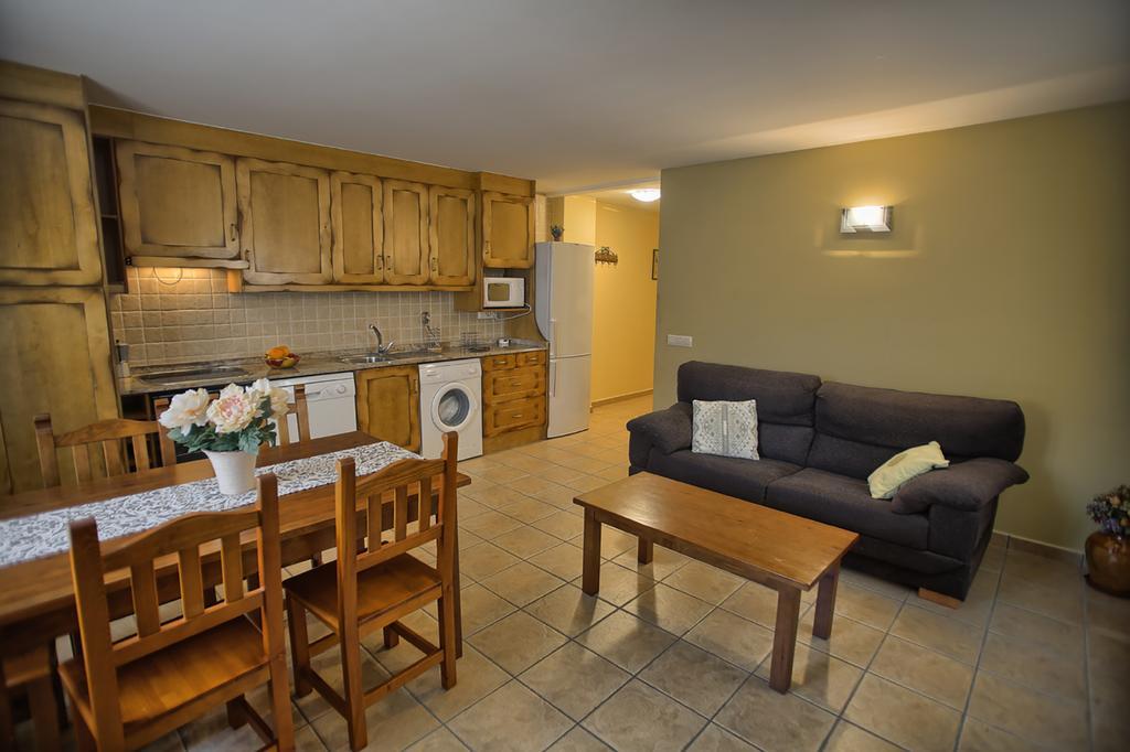 Apartamentos Casa Riu Sahun Værelse billede
